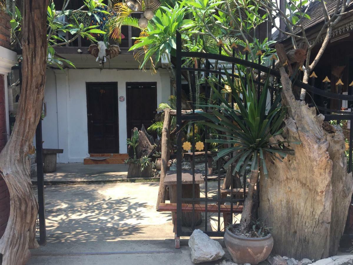 Mano Temple House Hotel Luangprabang Kültér fotó